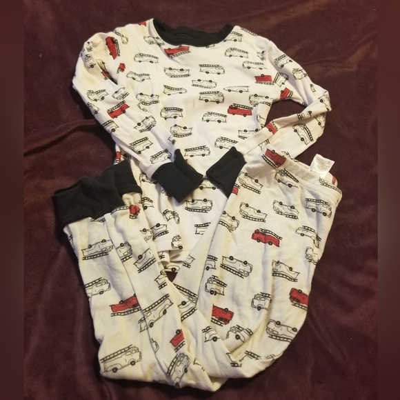 Carter's | Pajama Sets (2) | 3T | Fire Trucks| Girls | Boys | Unisex | Toddler - Picture 6 of 10